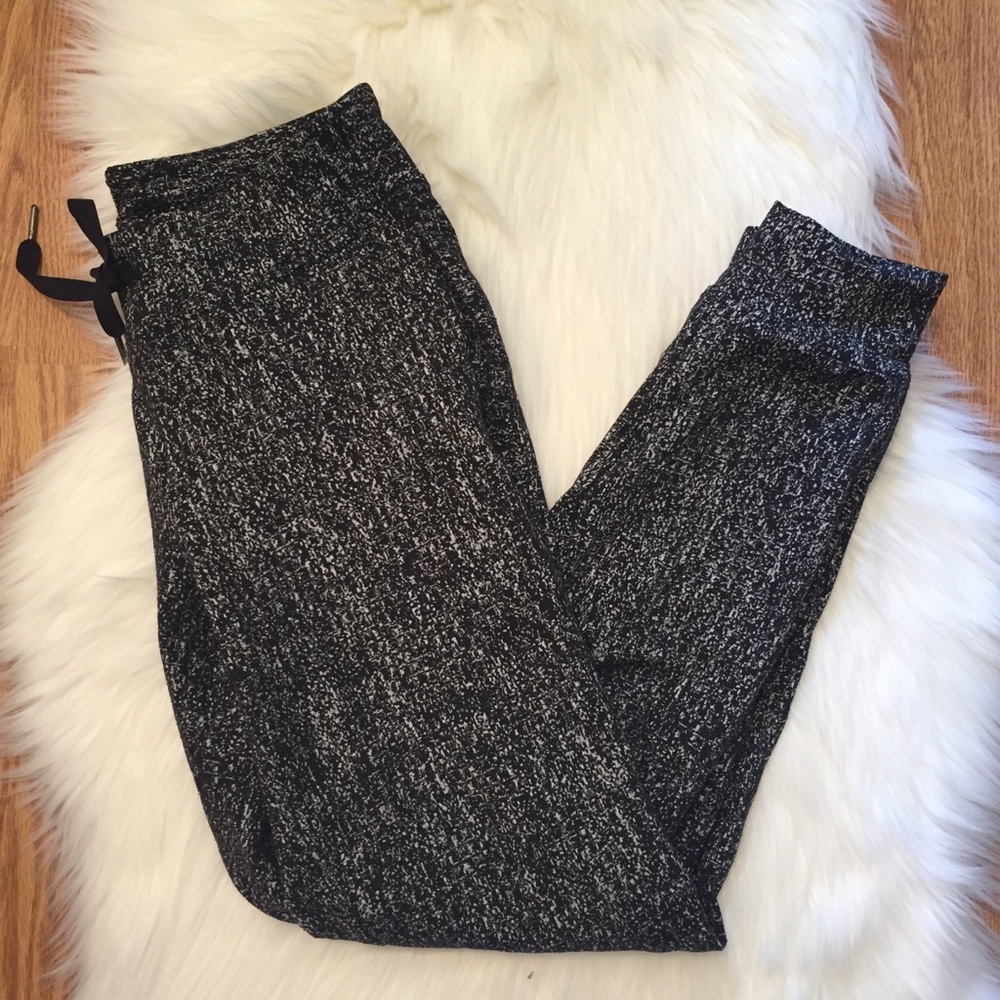 Lululemon | Black & White Jogger Pants - Picture 1 of 7